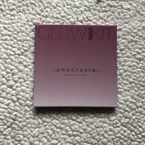 Anastasia glow kit